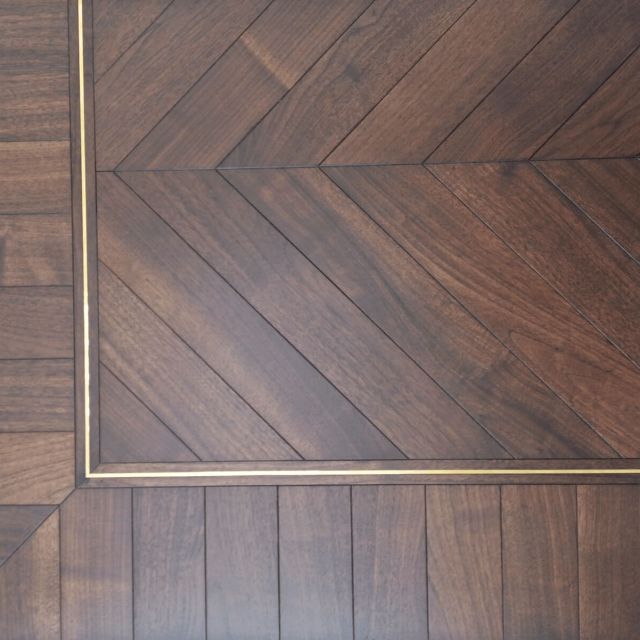Паркет с металлом
