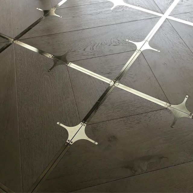 Паркет с металлом