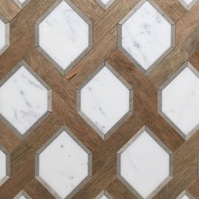 Паркет с камнем и металлом